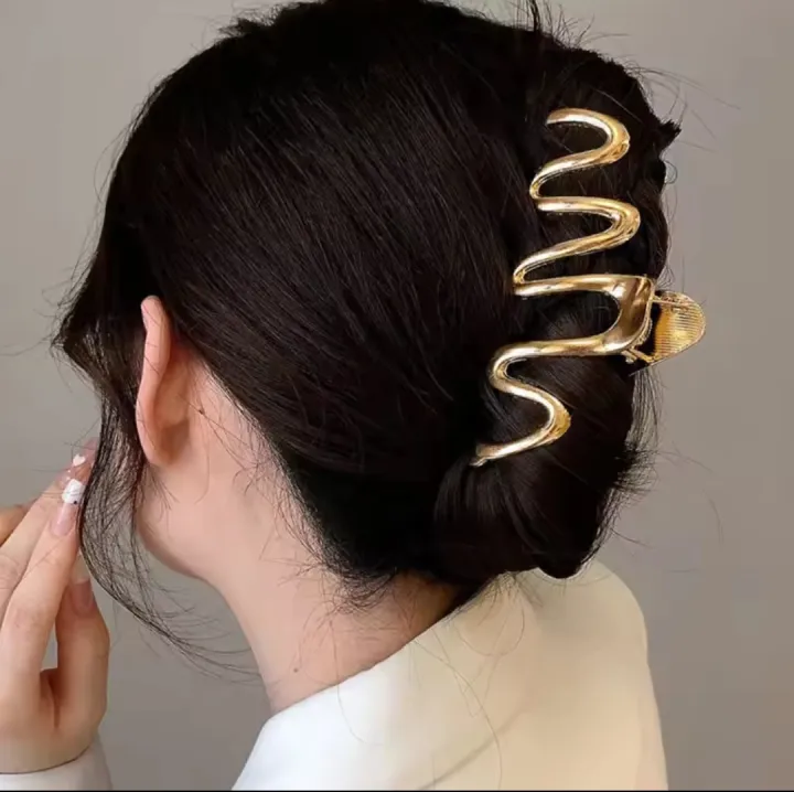 New metal vintage wavy Hair Clip Hair jove Claw Accessories | Daraz.pk